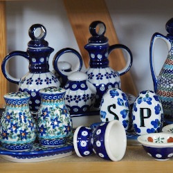 SPICE DISPENSERS AND EGG STANDS